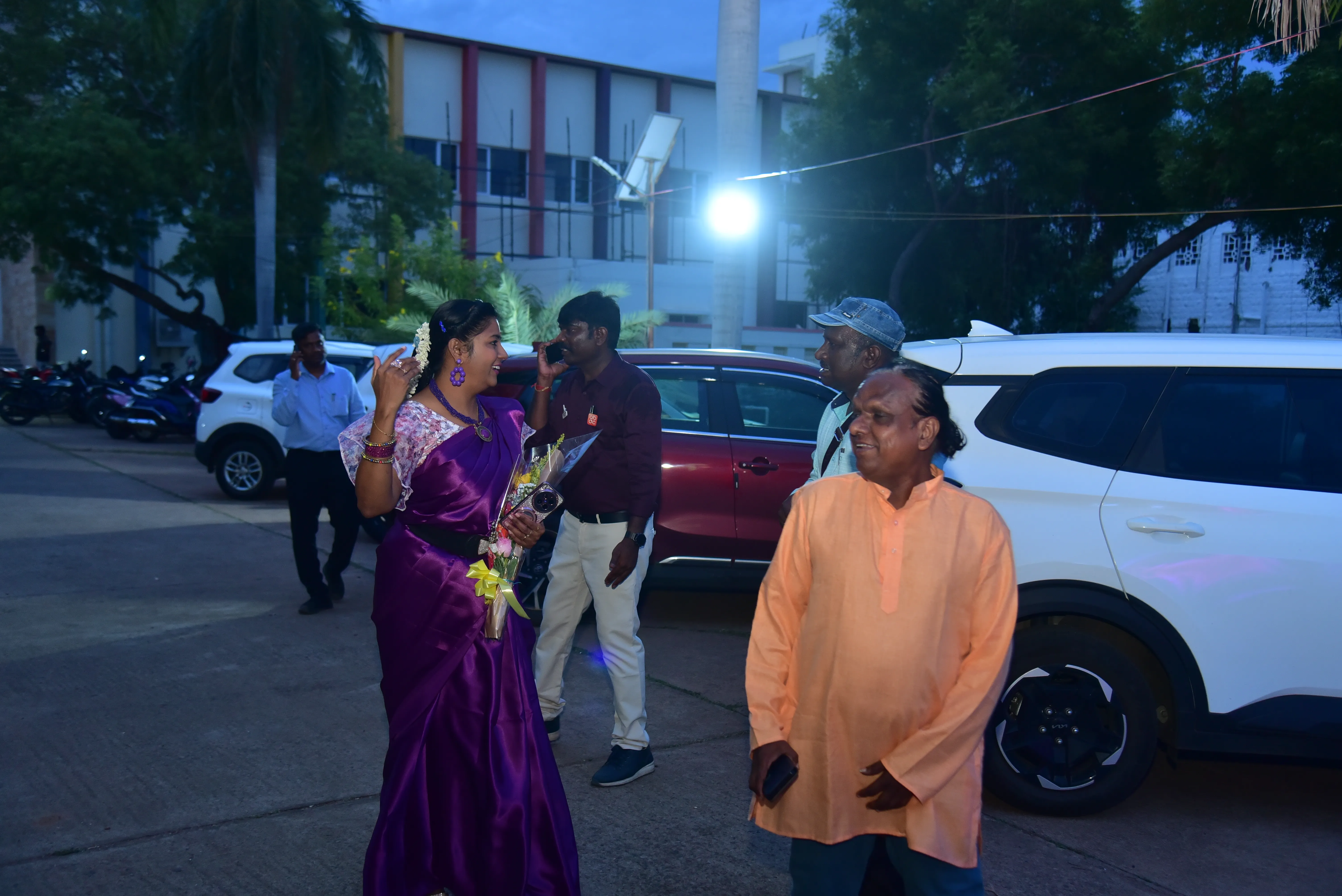 Penmaiyin Sigaram - Photo 55