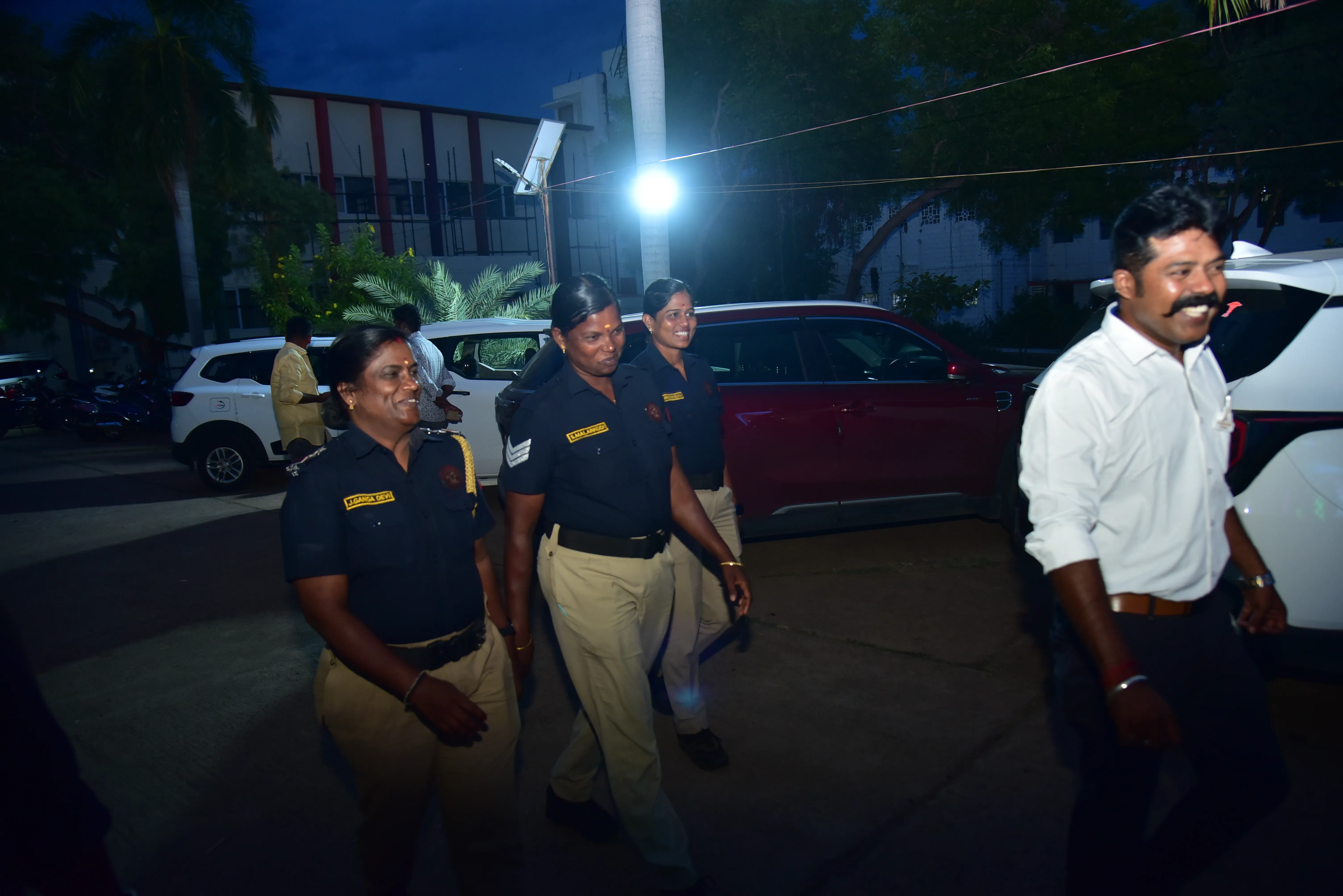 Penmaiyin Sigaram - Photo 58