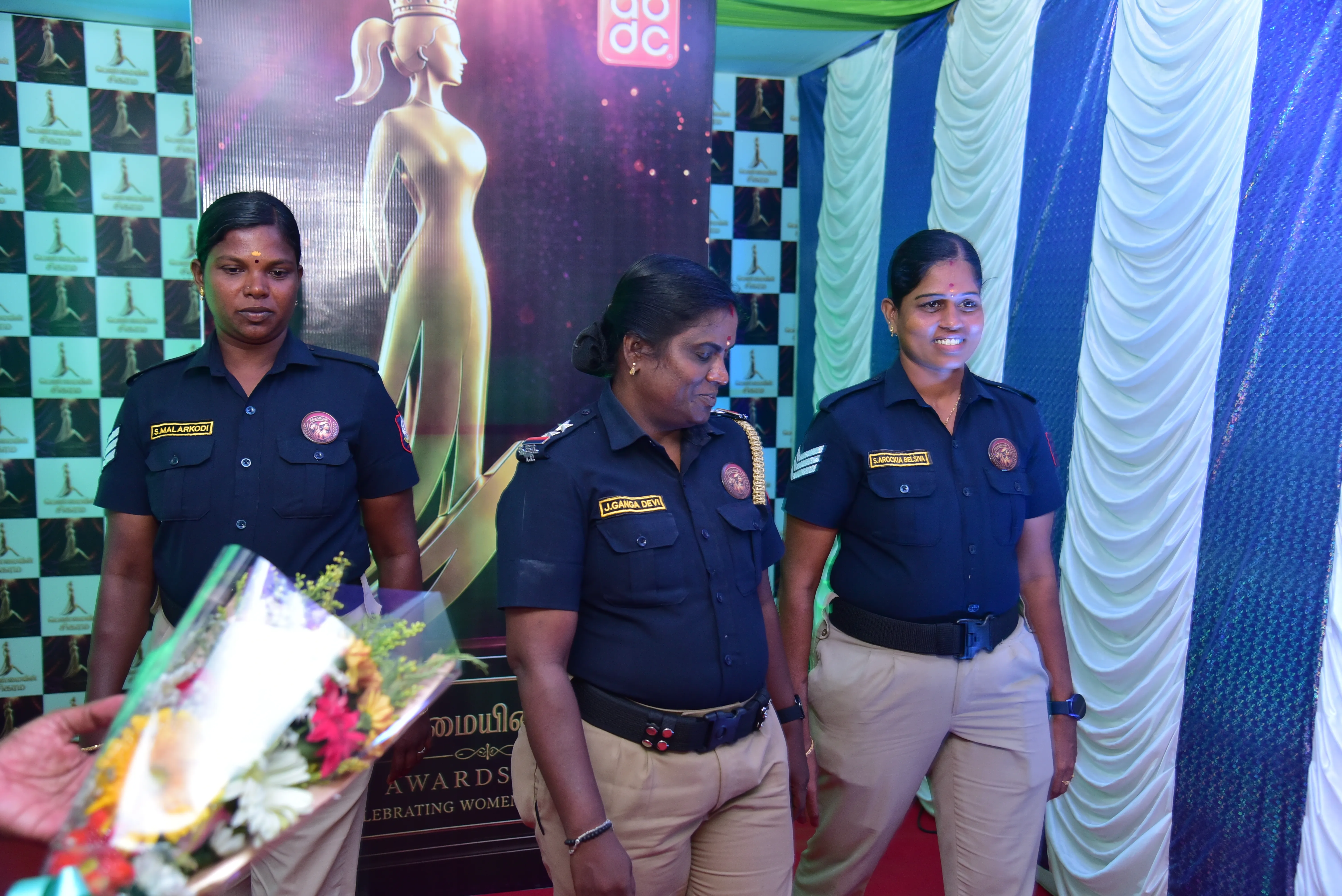 Penmaiyin Sigaram - Photo 60