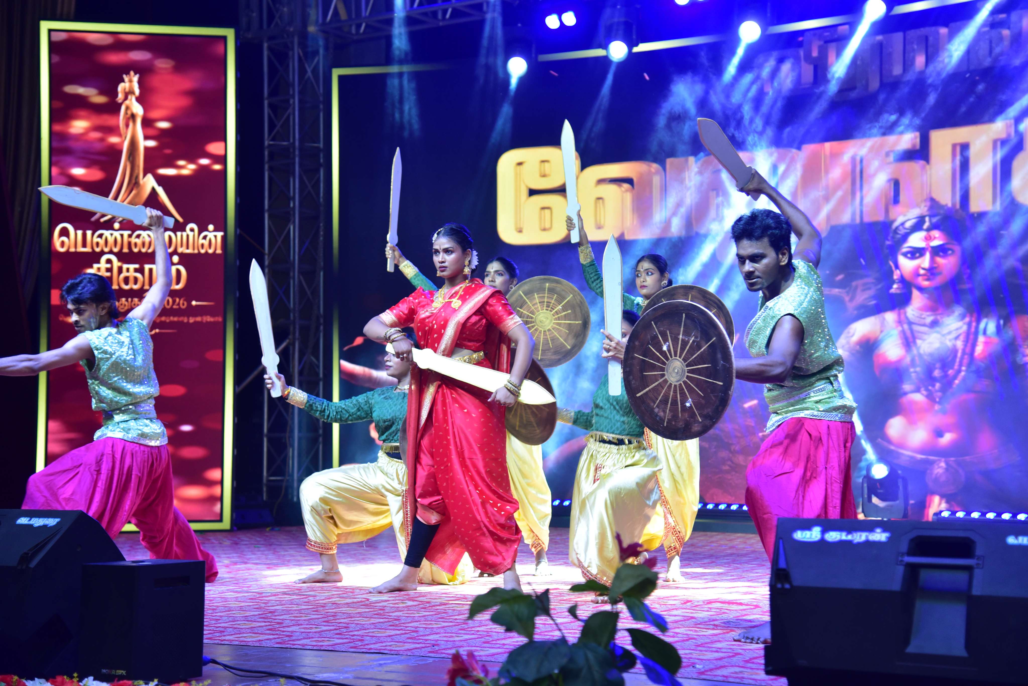 Penmaiyin Sigaram - Photo 121