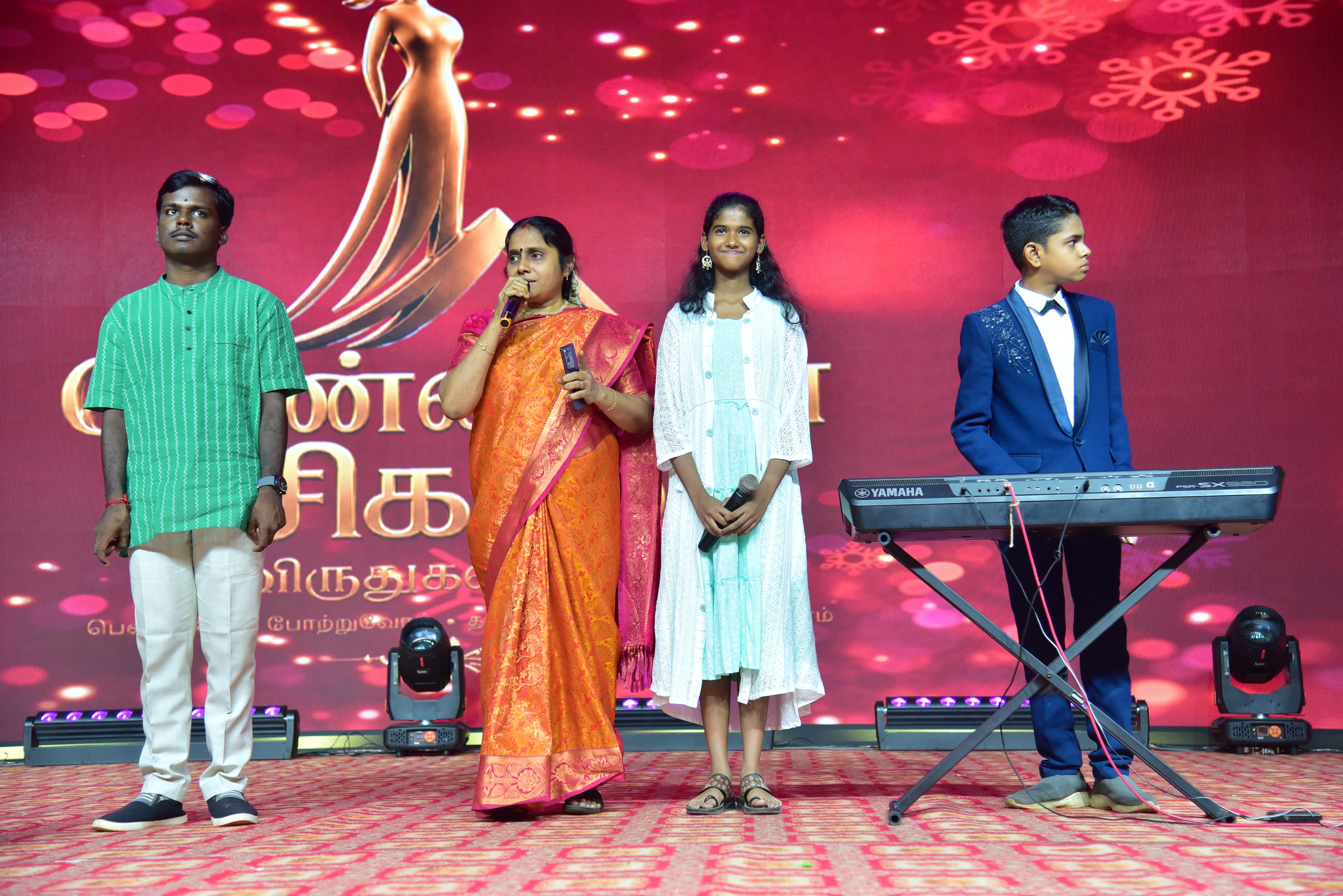 Penmaiyin Sigaram - Photo 163